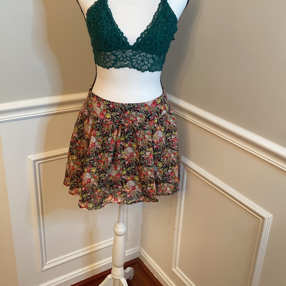 Mini Skirt size small flowy skirt Floral Coquette